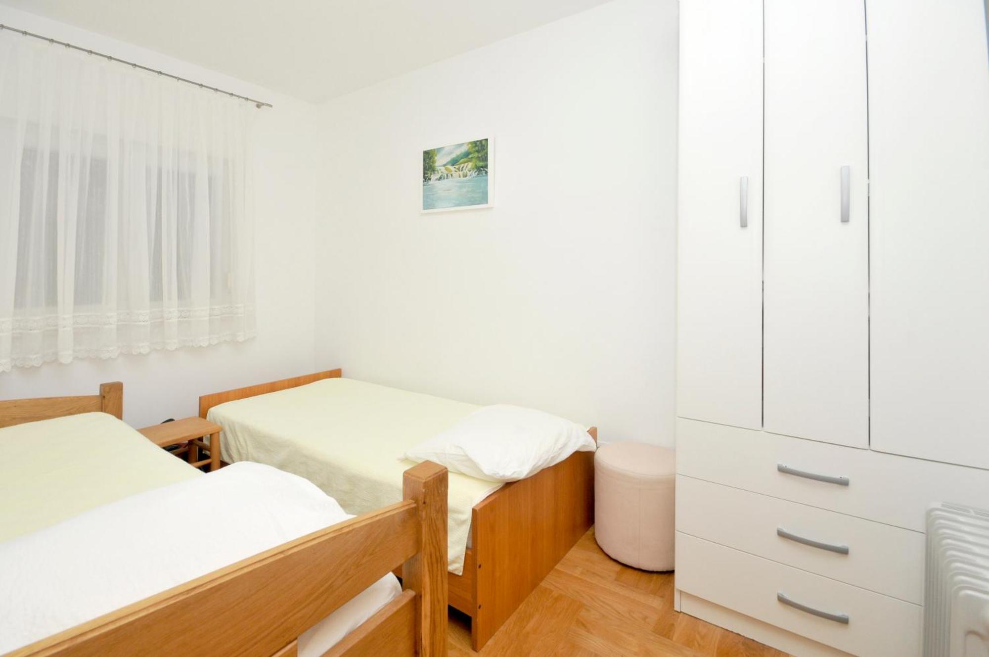 Apartmani Svalina - Seaview And 130M From Beach Trogir Dış mekan fotoğraf