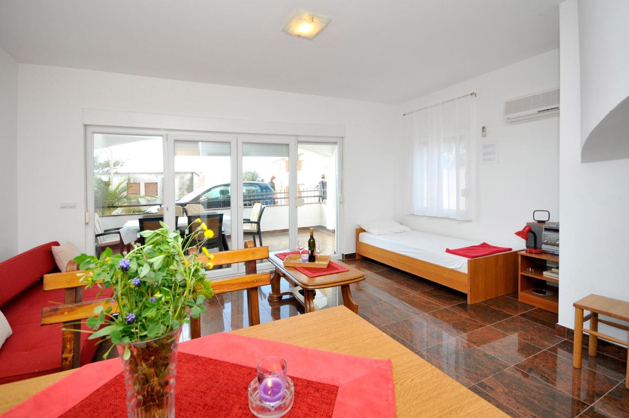 Apartmani Svalina - Seaview And 130M From Beach Trogir Dış mekan fotoğraf