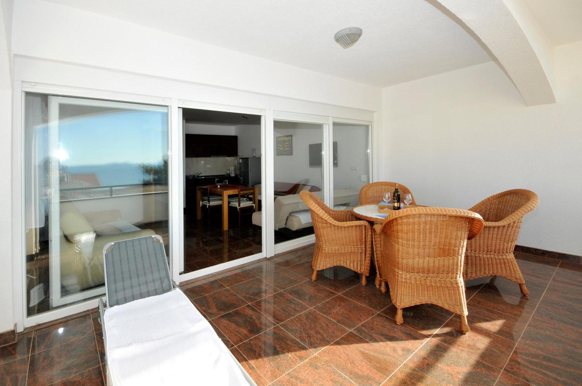 Apartmani Svalina - Seaview And 130M From Beach Trogir Dış mekan fotoğraf