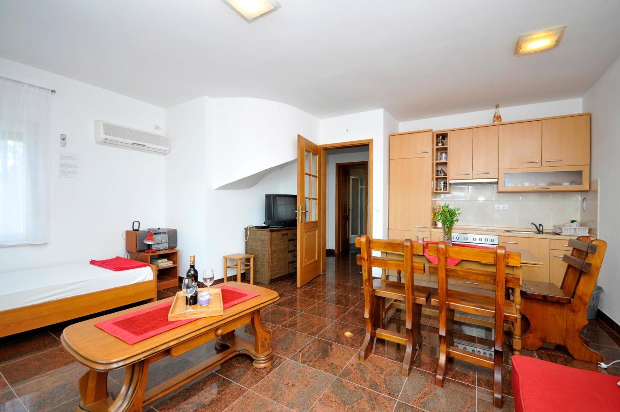 Apartmani Svalina - Seaview And 130M From Beach Trogir Dış mekan fotoğraf