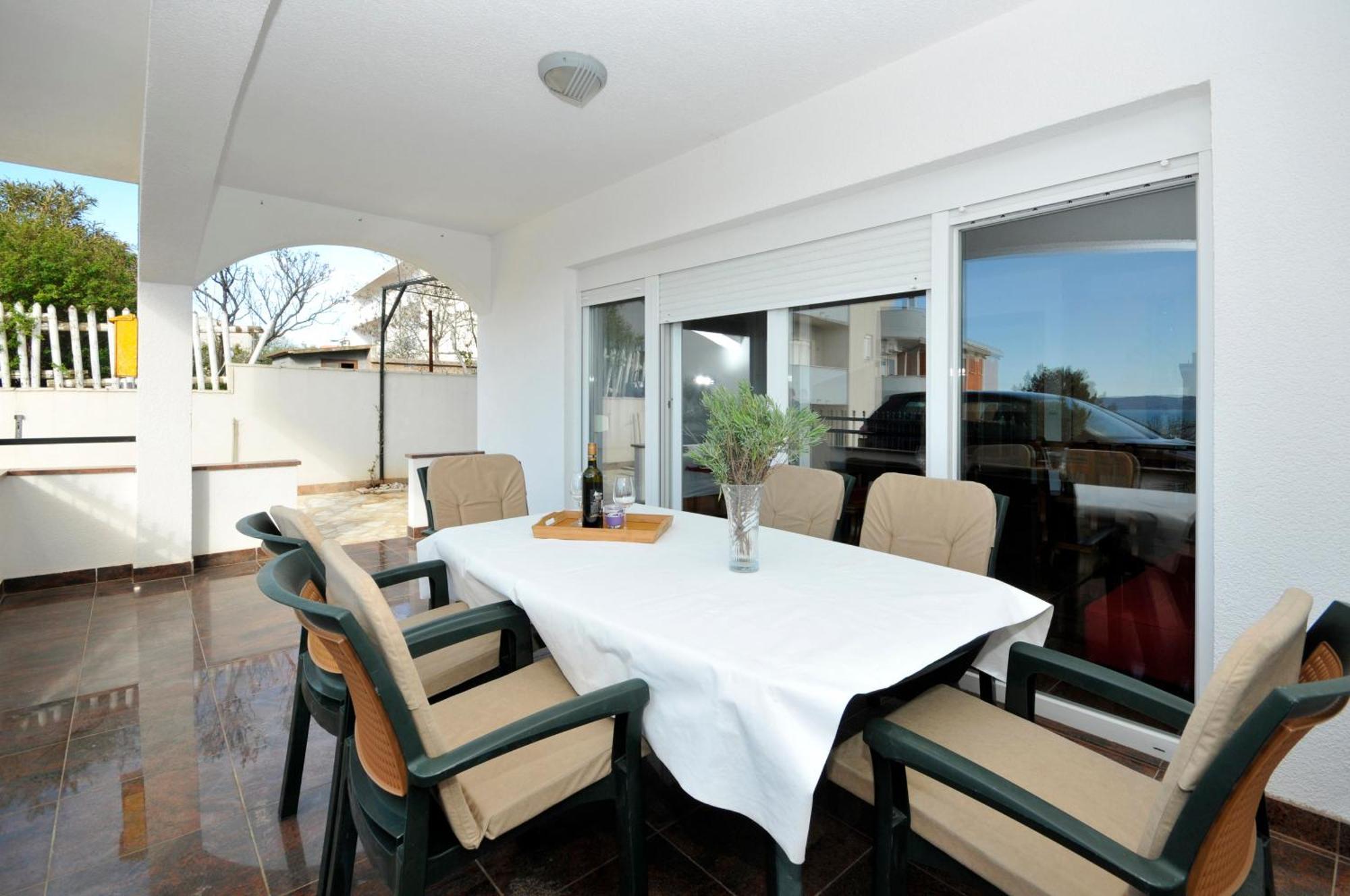 Apartmani Svalina - Seaview And 130M From Beach Trogir Dış mekan fotoğraf