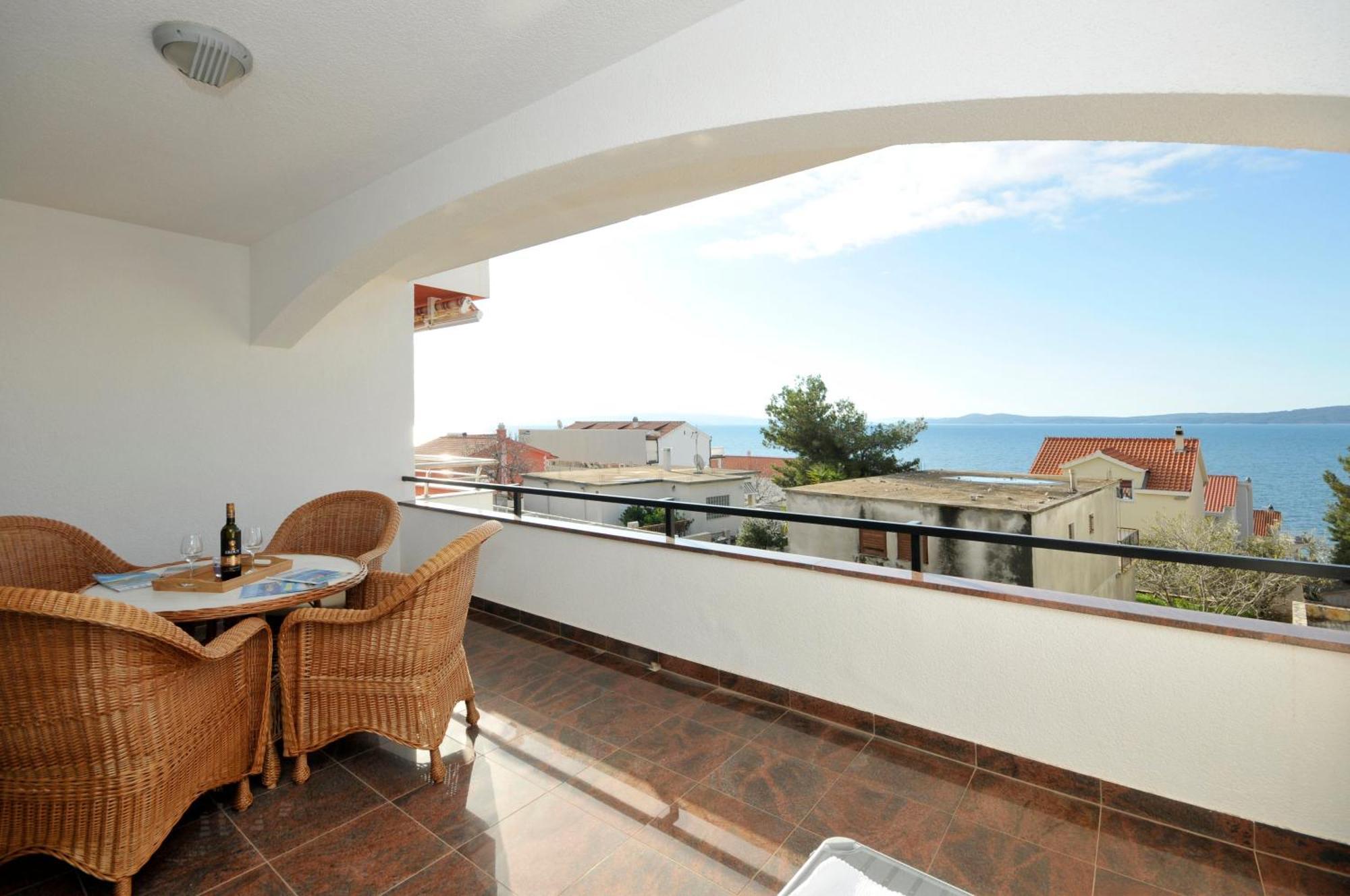 Apartmani Svalina - Seaview And 130M From Beach Trogir Dış mekan fotoğraf
