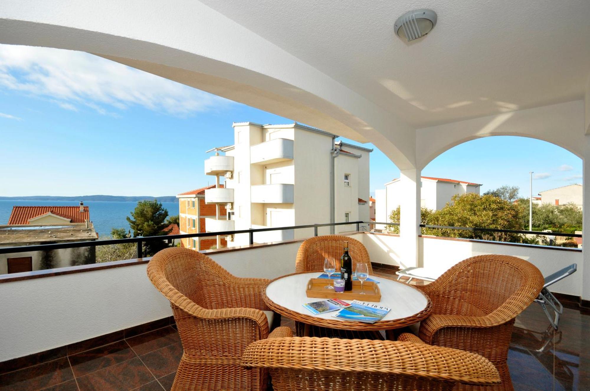 Apartmani Svalina - Seaview And 130M From Beach Trogir Dış mekan fotoğraf