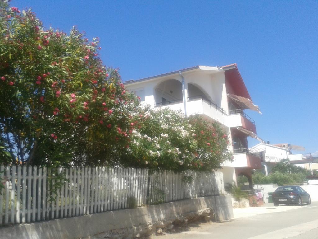Apartmani Svalina - Seaview And 130M From Beach Trogir Dış mekan fotoğraf
