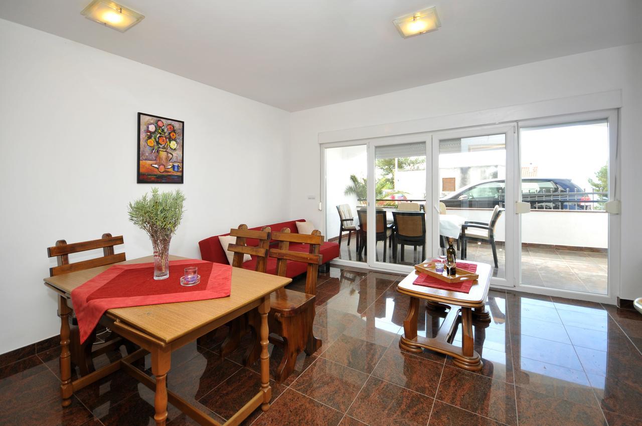 Apartmani Svalina - Seaview And 130M From Beach Trogir Dış mekan fotoğraf