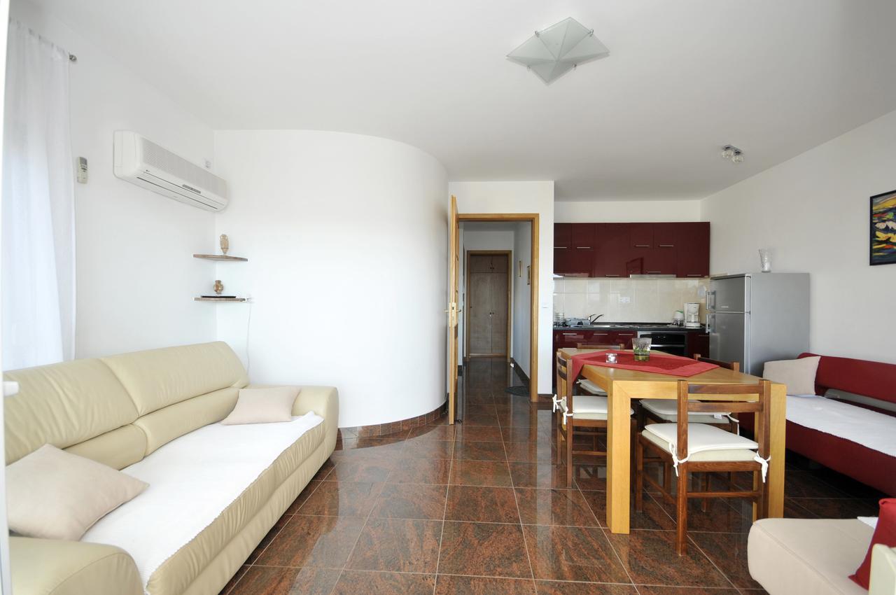 Apartmani Svalina - Seaview And 130M From Beach Trogir Dış mekan fotoğraf