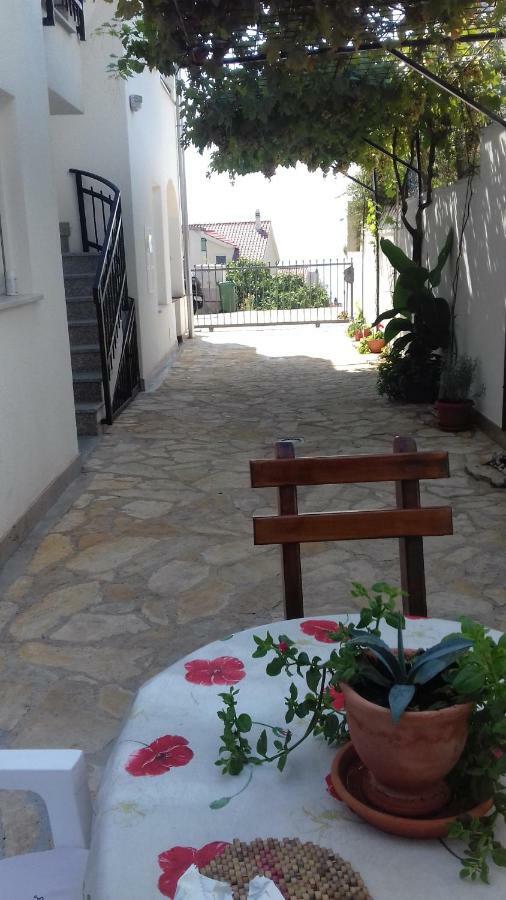 Apartmani Svalina - Seaview And 130M From Beach Trogir Dış mekan fotoğraf